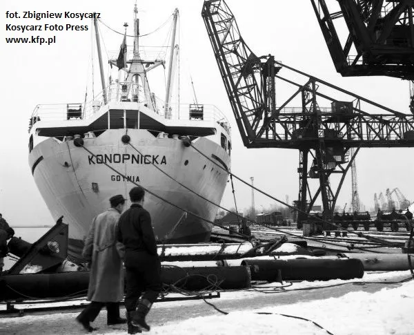 MS Konopnicka przy nabrzeżu Stoczni Gdańskiej im. Lenina, podczas prac wykończeniowych.
