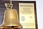 Dzwon zwycięzcy, ufundowany przez AMW w Gdyni, zawisł w klinice onkologii Centrum Zdrowia Dziecka. Po zakończonej terapii każdy z pacjentów będzie uderzał w niego, by obwieścić, że etap leczenia onkologicznego został u niego zakończony. 