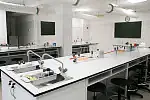 Mikrobiologia Gdańskiego Uniwersytetu Medycznego zyskała nową siedzibę.