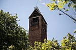 Zegar na wieży Biskupiej Górki, zamiast w Sylwestra, ruszy wiosną. 