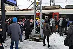W pociągu z Gdyni do Słupska było zbyt mało miejsc, by pomieścić wszystkich uczestników harcerskiego zimowiska. Najstarsi druhowie pojechali więc kolejnym pociągiem.