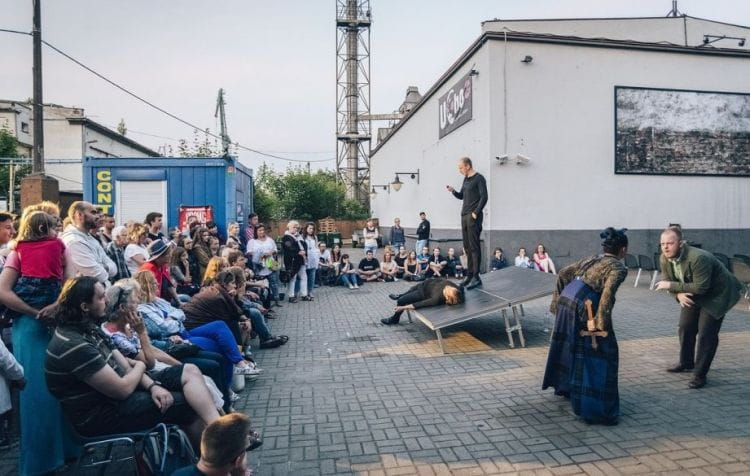 Pociąg do Miasta - Letni Festiwal Teatru Gdynia Główna cieszy się coraz większym zainteresowaniem gdynian, którzy także w tym roku zobaczą spektakle Teatru Gdynia Główna w plenerze. Inicjatywa otrzymała największą dotację w wysokości 65 tys. zł. 