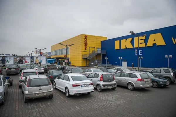 IKEA jest największym sklepem z wyposażeniem wnętrz w Parku Handlowym Matarnia. Kompleksowe podejście do procesu aranżacji umożliwi wyposażenie mieszkania podczas zakupów w jednym salonie. 