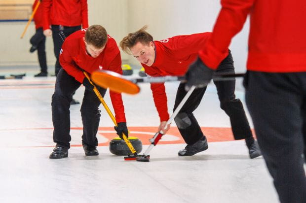 W Trójmieście mamy dwa profesjonalne tory do curlingu. Oba znajdują się w Gdańsku.