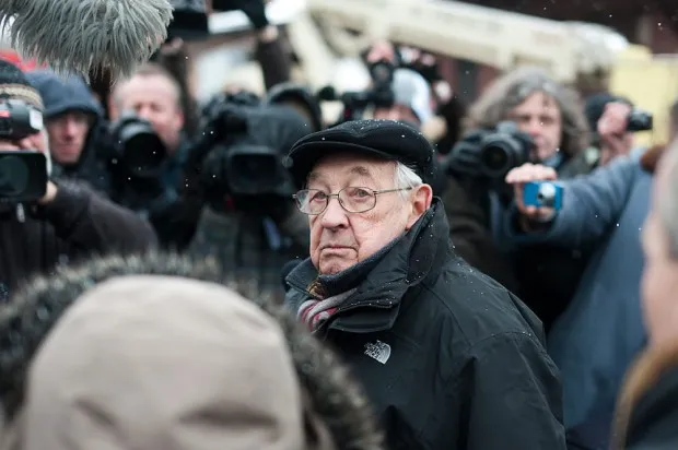 Andrzej Wajda w marcu 2016 roku został honorowym obywatelem Gdańska. We wrześniu pojawił się w Gdyni podczas Festiwalu Filmowego. Dwa tygodnie późnej mistrz polskiej kinematografii zmarł. Teraz jego dzieła wracają do Trójmiasta i Europejskiego Centrum Solidarności. 