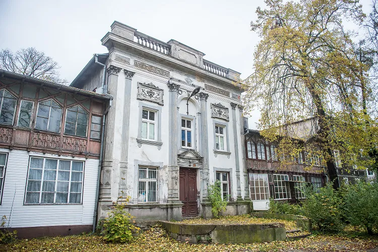 Dom Zdrojowy ma zyskać nowe życie do 2019 roku. Obecnie czeka na koncepcje architektoniczne. 