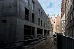 Hampton by Hilton Gdansk Old Town widziany od podwórka przy ul. Kaletniczej.