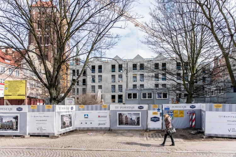 Właśnie powstaje dach Hampton by Hilton Gdansk Old Town, którego otwarcie zaplanowane jest na I kwartał 2018.
