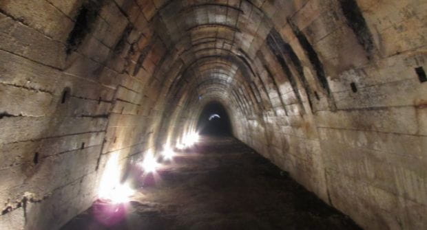 Tunele na terenie Działek Leśnych pozostają niezbadanym i tajemniczym elementem dzielnicy. Na zdjęciu sztolnia między Olsztyńską i Warszawską.   