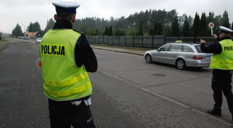 Policjanci gdańskiej drogówki zatrzymali kolejne osoby, dla których złamanie zasad ruchu drogowego nie skończy się tylko mandatem.
