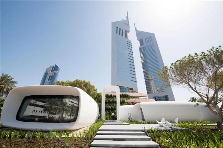 W Dubaju rozwijane są technologie przyszłości - autonomiczne samochody, drukowanie 3D narządów, roboty stawiające budynki czy Hyperloop. Na zdjęciu siedziba Dubai Future Foundation. To pierwszy biurowiec wydrukowany w całości w drukarce 3D. 