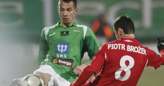 Krzysztofa Bąka dobry występ w Krakowie może przybliżyć do reprezentacyjnego powołania. Piotr Brożek strzelił gola w ostatnim meczu z Lechią, ale samobójczego. 