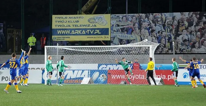 Piłka w siatce Bełchatowa! Jeden gol strzelony przez gdynian wystarczył, by Arkowcy odnieśli setne zwycięstwo w Ekstraklasie.