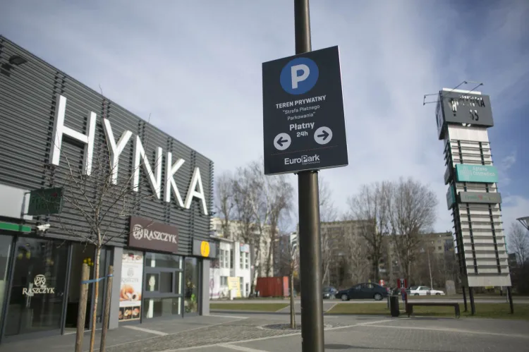 Parking przy ulicy Hynka 65 w Gdańsku z dnia na dzień stał się płatny. 