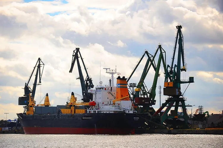Port Gdański Eksploatacja prowadzi obsługę wszystkich ładunków występujących w obrocie portowym w polskich portach.