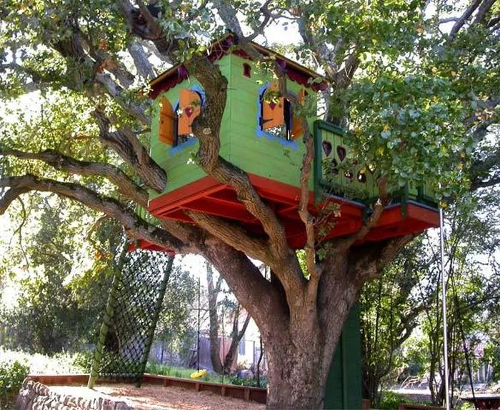 Zaproponowano też 21 domków na drzewie, po jednym w każdym z gdańskich parków. Miałyby być miejscem zabaw dla dzieci. 