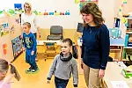 Dr Anna Budzińska, szefowa gdańskiej placówki specjalizującej się w terapii dzieci z autyzmem podkreśla, że praca z podopiecznymi musi wynikać z wielkiej pasji, a nie przymusu. 
