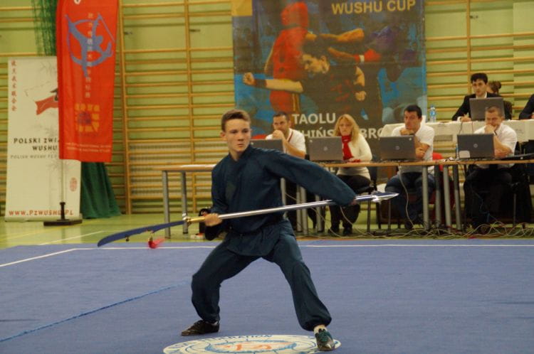 Maksymilian Murszewski w kung fu na razie kolekcjonuje sukcesu w formach ręcznych i z bronią, ale przygotowuje się także do walk w niepełnym kontakcie.