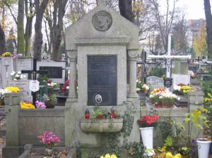 Cmentarz komunalny w Nowym Porcie. Ciekawostką są tu groby Polaków z okresu istnienia Wolnego Miasta Gdańska.