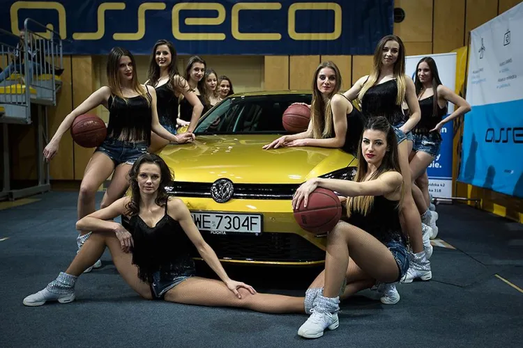 Występy pięknych cheerleaderek Asseco Gdynia będzie można podziwiać podczas piątkowej prezentacji zmodernizowanego VW Golfa. 