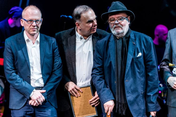 Krzysztof Babicki (w środku) ma wyjątkowo pracowity maj. 6 maja premierę będzie miał "Kursk" w jego reżyserii na podstawie tekstu Pawła Huelle (po prawej), zaś 25 maja reżyseruje w Operze Bałtyckiej operę Verdiego "Nabucco". 