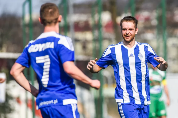 W tym sezonie tylko Tomasz Bejuk z piłkarzy Bałtyku potrafi strzelać gole Świtowi. 