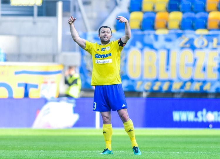 Krzysztof Sobieraj ocenia, że kluczowy dla utrzymania Arki w ekstraklasie będzie ostatni mecz w Gdyni i oczekuje, że żółto-niebiescy zagrają w nim przy pełnych trybunach. 