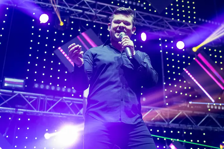 Zenon Martyniuk z zespołem Akcent będzie jedną z gwiazd Delfinaliów.