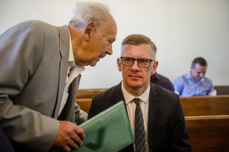 W piątek w sądzie Lech Wałęsa się nie stawił, obecni byli za to Henryk Jagielski (po lewej) oraz Sławomir Cenckiewicz (wezwany jako świadek).