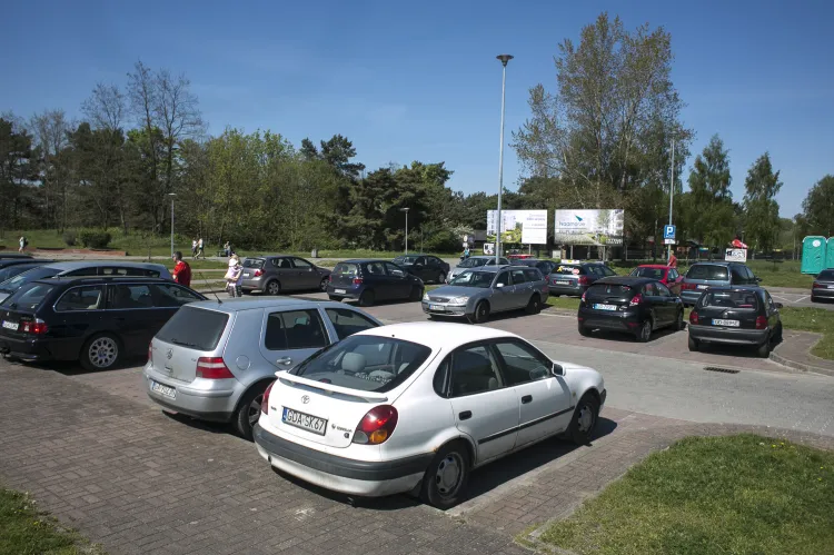 Opłaty na parkingach w Jelitkowie, na Zaspie (na zdjęciu) i Stogach będą pobierane przez 7 dni w tygodniu, ale tylko w godzinach 9-17. W pozostałych godzinach parkowanie będzie darmowe.