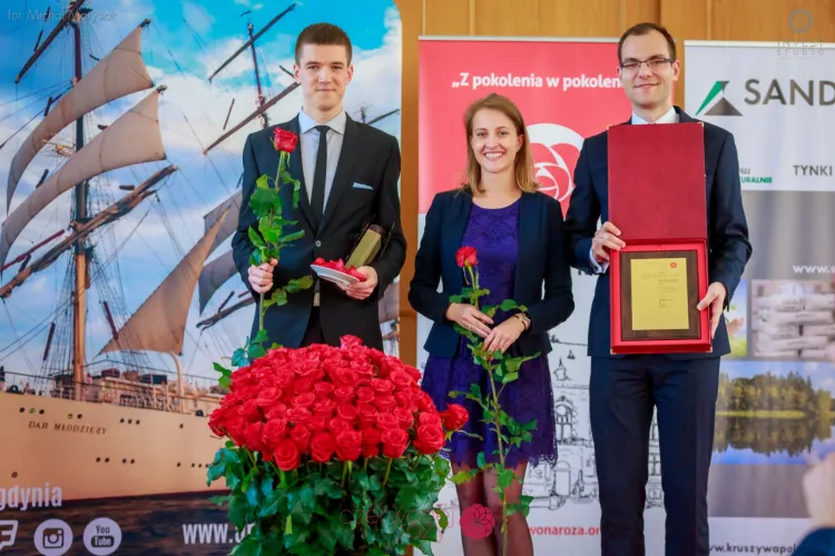 W niedzielę 21 maja w Akademii Morskiej w Gdyni ogłoszone zostały wyniki 43. Konkursu Czerwonej Róży.