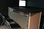 W Pinczy możemy usiąść przy barze.
