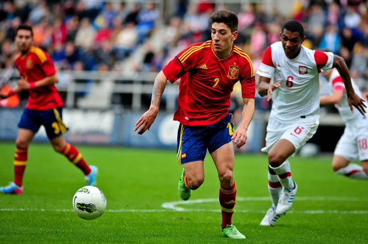 Hector Bellerin grał już w Gdyni z kadrą Hiszpanii U-19. Obecnie jest on drugim najwartościowszym piłkarzem reprezentacji U-21 w swoim kraju. Obrońcę Arsenalu Londyn wycenia się na 25 mln euro.