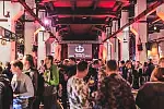 Miłośnicy piwa od piątku bawią się na festiwalu piw rzemieślniczych i regionalnych Hevelka.