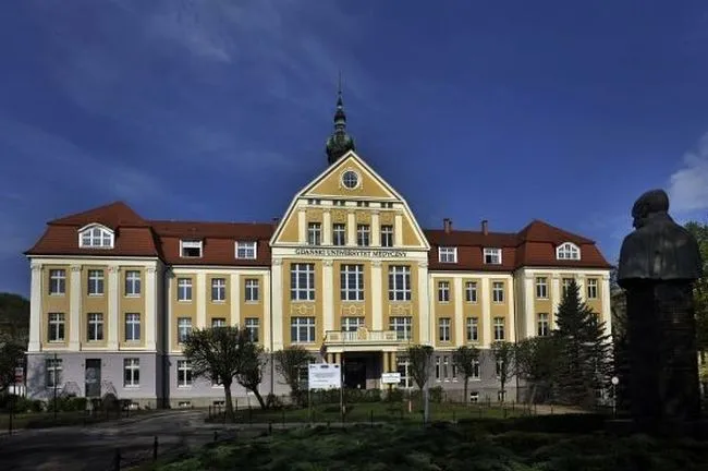 Gdański Uniwersytet Medyczny po raz kolejny został liderem wśród trójmiejskich uczelni wyższych, zajmując w rankingu Perspektyw 8. miejsce. 