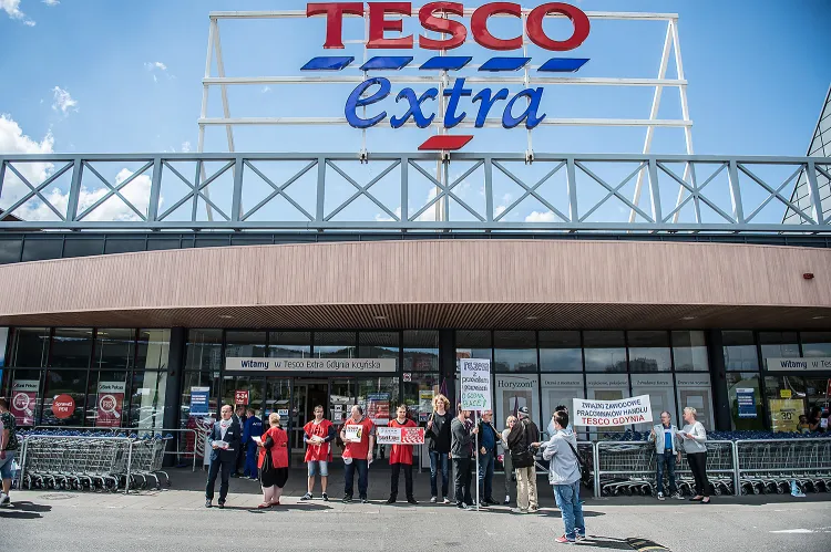  Protest pracowników pod gdyńskim Tesco