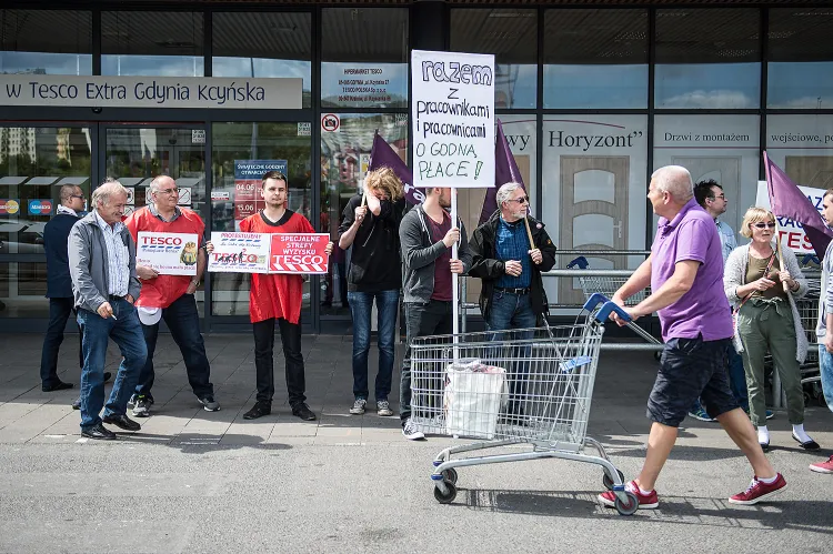  Protest pracowników pod gdyńskim Tesco
