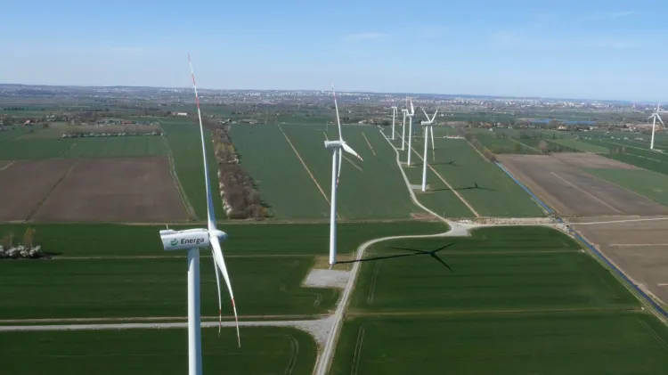 Energa podpisała właśnie umowę na wykonanie koncepcji i projektu budowlanego hybrydowego magazynu energii. Powstanie on przy farmie wiatrowej Bystra w okolicach Gdańska. 