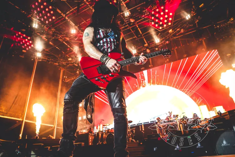 Legendarny rockowy zespół Guns N' Roses w składzie z Axlem Rosem i Slashem wystąpi we wtorek na Stadionie Energa Gdańsk.
