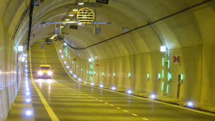 W kwietniu 2016 roku otwarto tunel pod Martwą Wisłą i rozliczono go w zeszłorocznym budżecie miasta, gdzie stanowił największe zadanie inwestycyjne, warte 99 mln zł. 