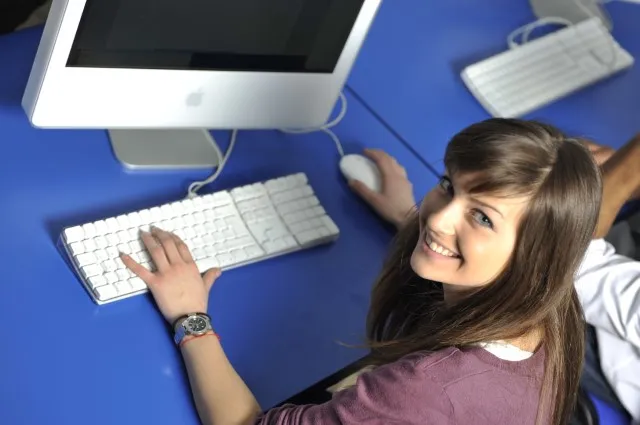 Przyszłych studentów zaprasza do siebie gdański oddział Polsko-Japońskiej Akademii Technik Komputerowych, który ma w swojej ofercie dwa kierunki studiów: informatyka i grafika.