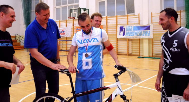 Występujący na co dzień na parkietach II dywizji Piotr Kordalski (Nava Gdańsk) odjechał ze Środowiskowej Basket Ligi All-Star Day z nagrodą główną.