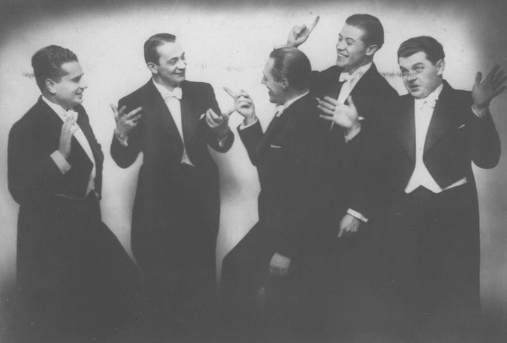 Członkowie chóru koncertowali na całym świecie, dlatego ich występ na początku lipca 1937 r w Gdyni był nie lada gratką. Widoczni od lewej: Władysław Daniłowski-Dan, Mieczysław Fogg, Tadeusz Bogdanowicz, Tadeusz Jasłowski, Adam Wysocki. 