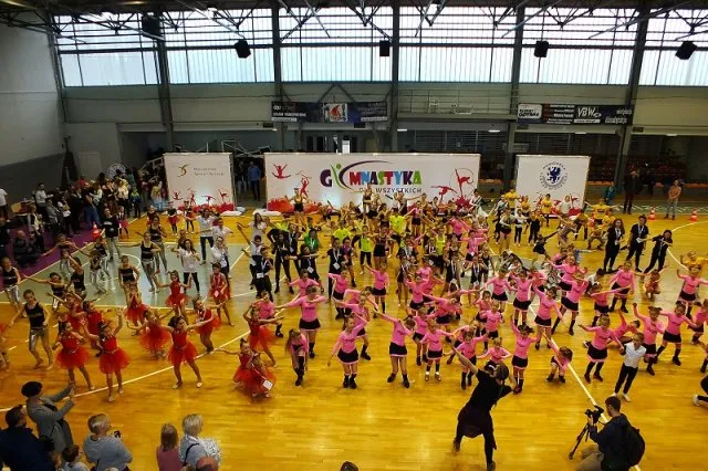 36 dzieci i czworo trenerów z gdyńskiego Młodzieżowego Domu Kultury miało wziąć udział w wielkim festiwalu gimnastycznym Kefalonia Gym Festival "Anna Pollatou".