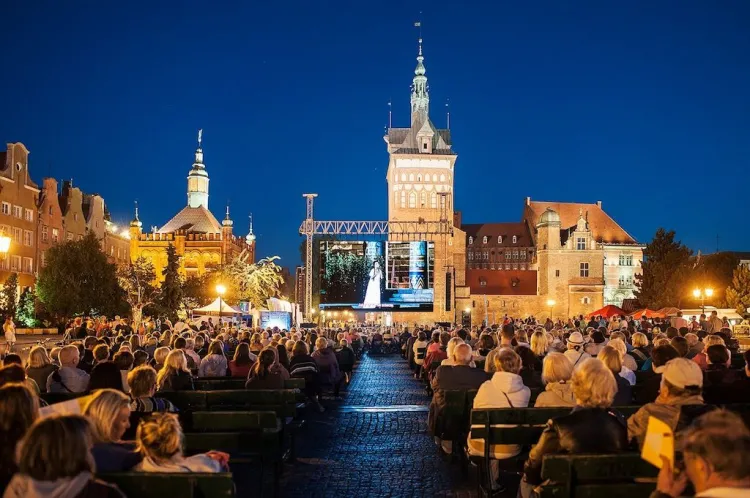 Od siedmiu lat plenerowy projekt oper na Targu Węglowym jest jedną z atrakcji lata w Gdańsku. W sobotę 15 lipca o godz. 20 odbędzie się ósma edycja imprezy.