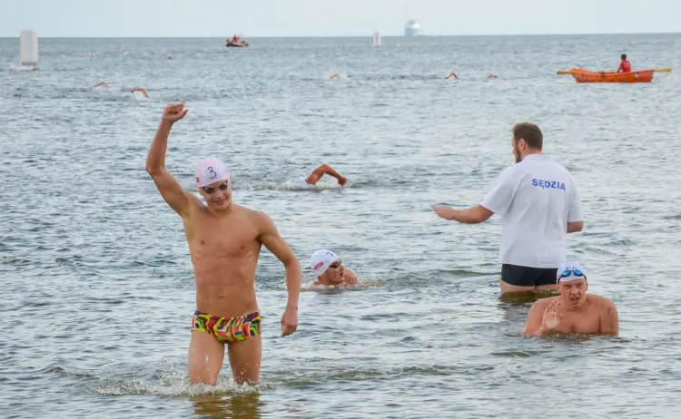 Wyścigi pływackie to sopocka tradycja z lat międzywojennych. MOSiR reaktywował ją w 1999 roku.