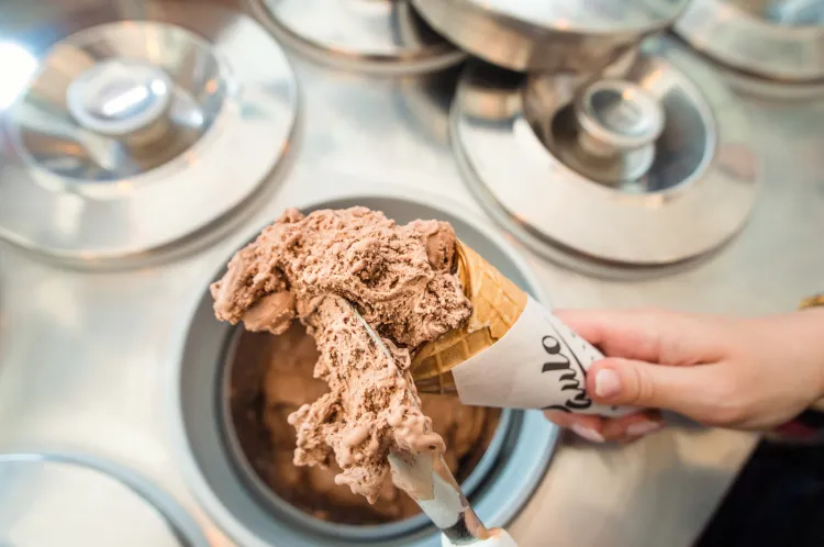 W Paulo Gelateria uwielbiają eksperymentować. Przebojem są lody o smaku mlecznej czekolady i borowików.