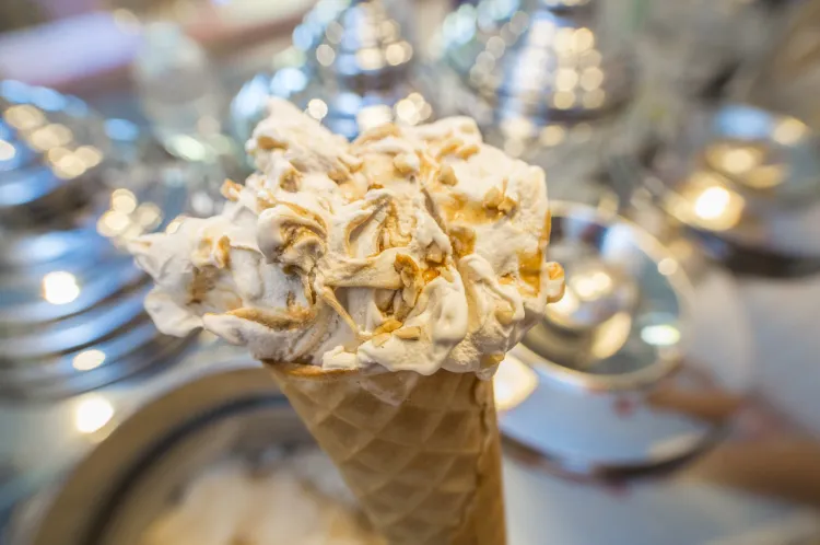 Chlubą Mamma Mia są lody o smaku orzechów laskowych z Piemontu, tych samych, które trafiają do Ferrero Rocher.