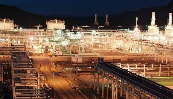 Azerski SOCAR planuje wydobywać 66-67 mln ton ropy naftowej rocznie. Spółka przygotowuje się też do wejścia na europejski rynek. Na zdjęciu jeden z terminali koncernu SOCAR.