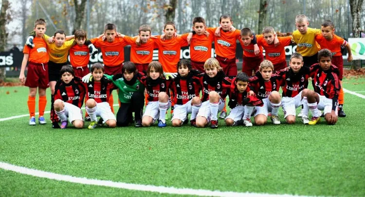 Spotkanie z piłkarzami AC Milan było bardzo zacięte.